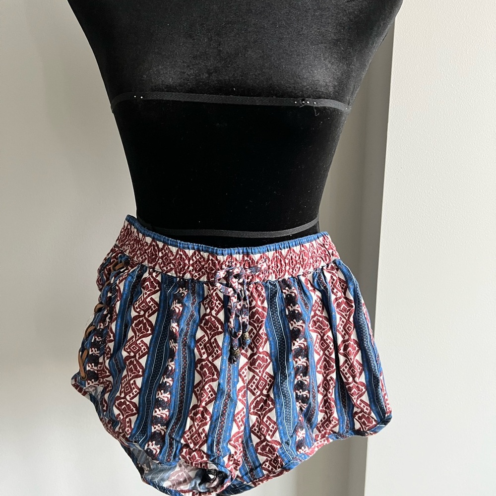 Print high waisted Forever 21 shorts